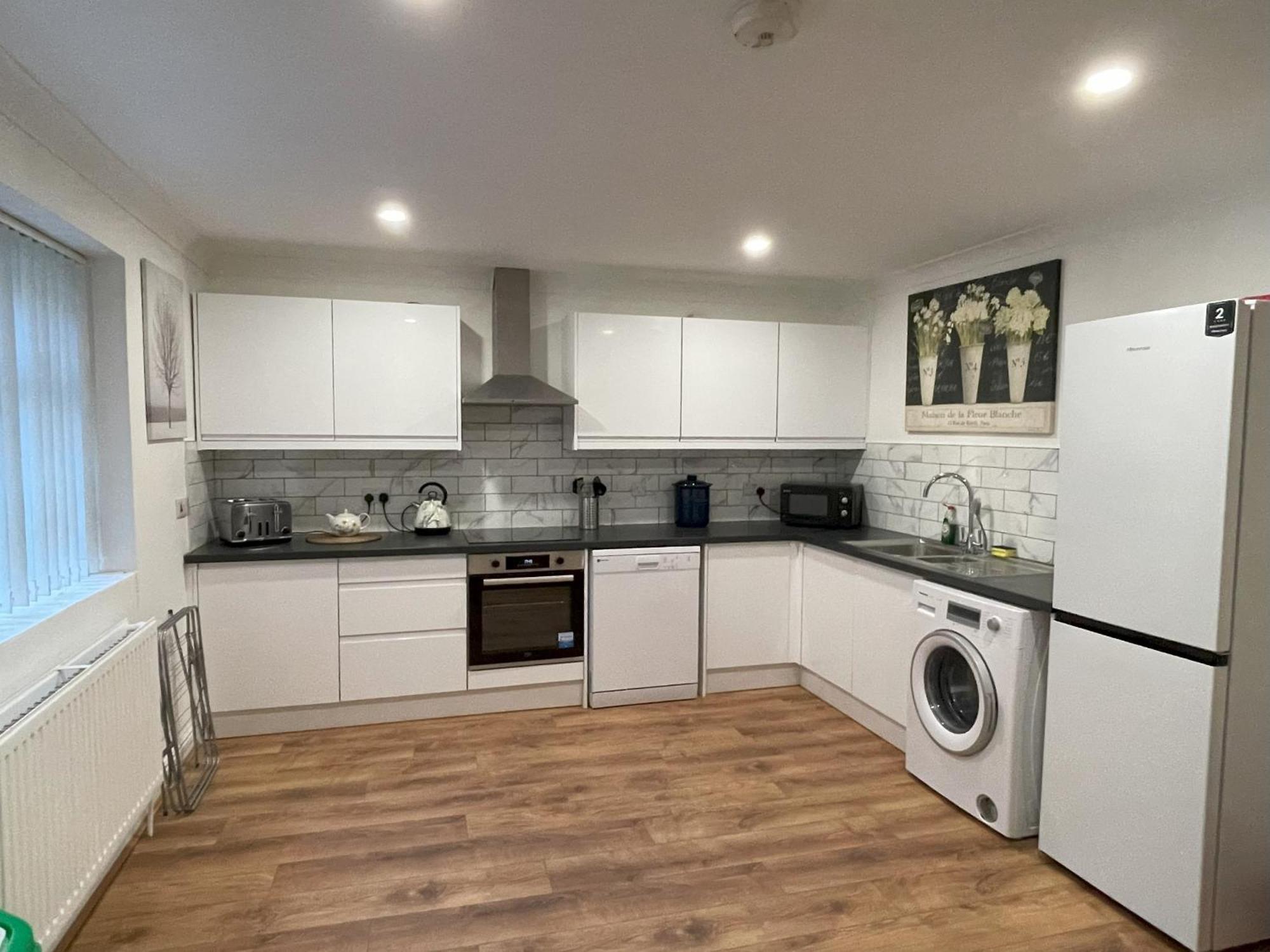 1 Fitzhamon Embankment Apartments Opposite Principality Stadium - Long Stay Offer Cardiff Chambre photo